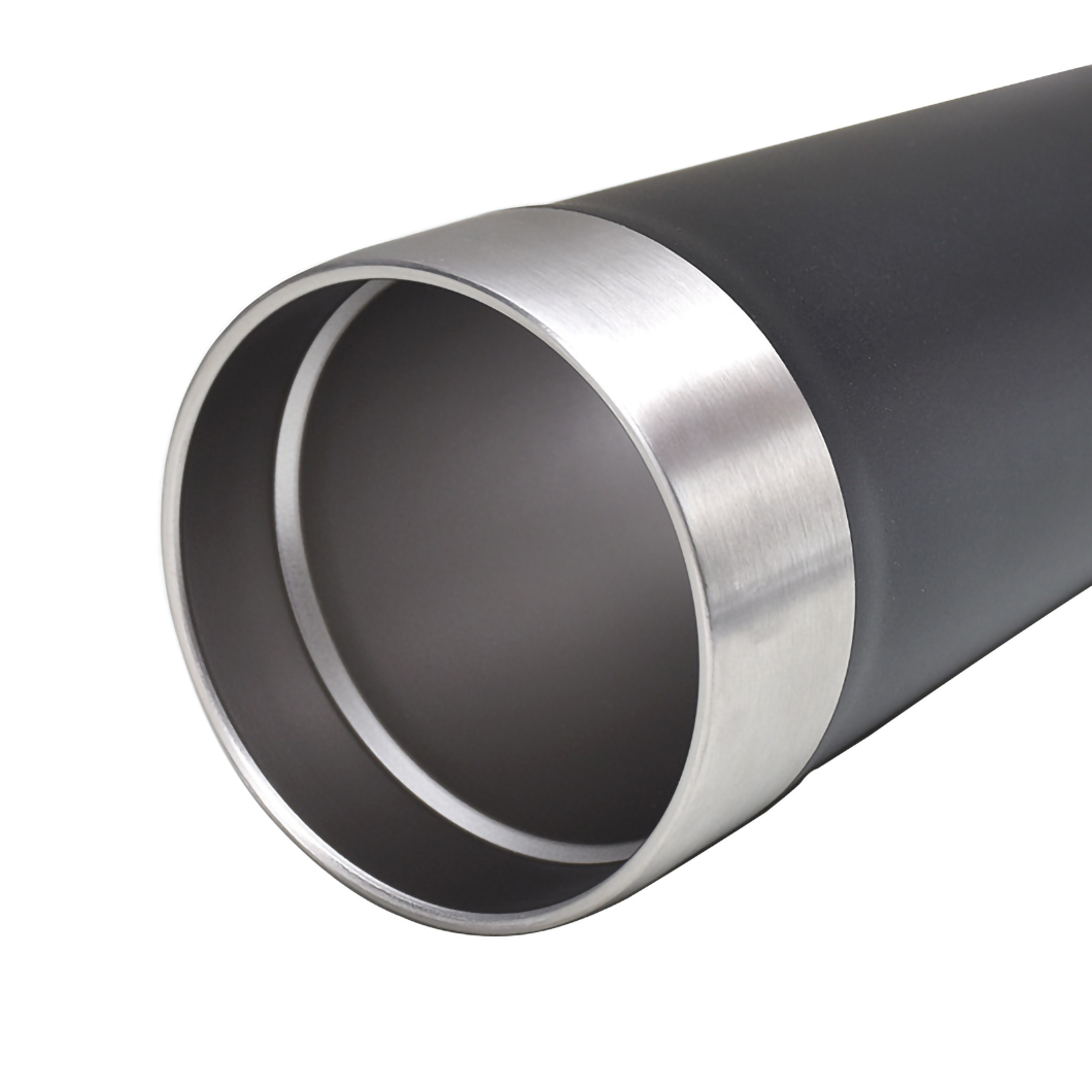 Оплемелл держит холодную сталь из нержавеющей стали с ножом