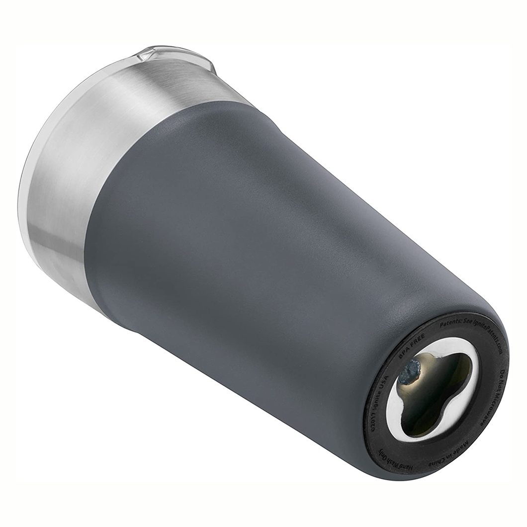 Оплемелл держит холодную сталь из нержавеющей стали с ножом